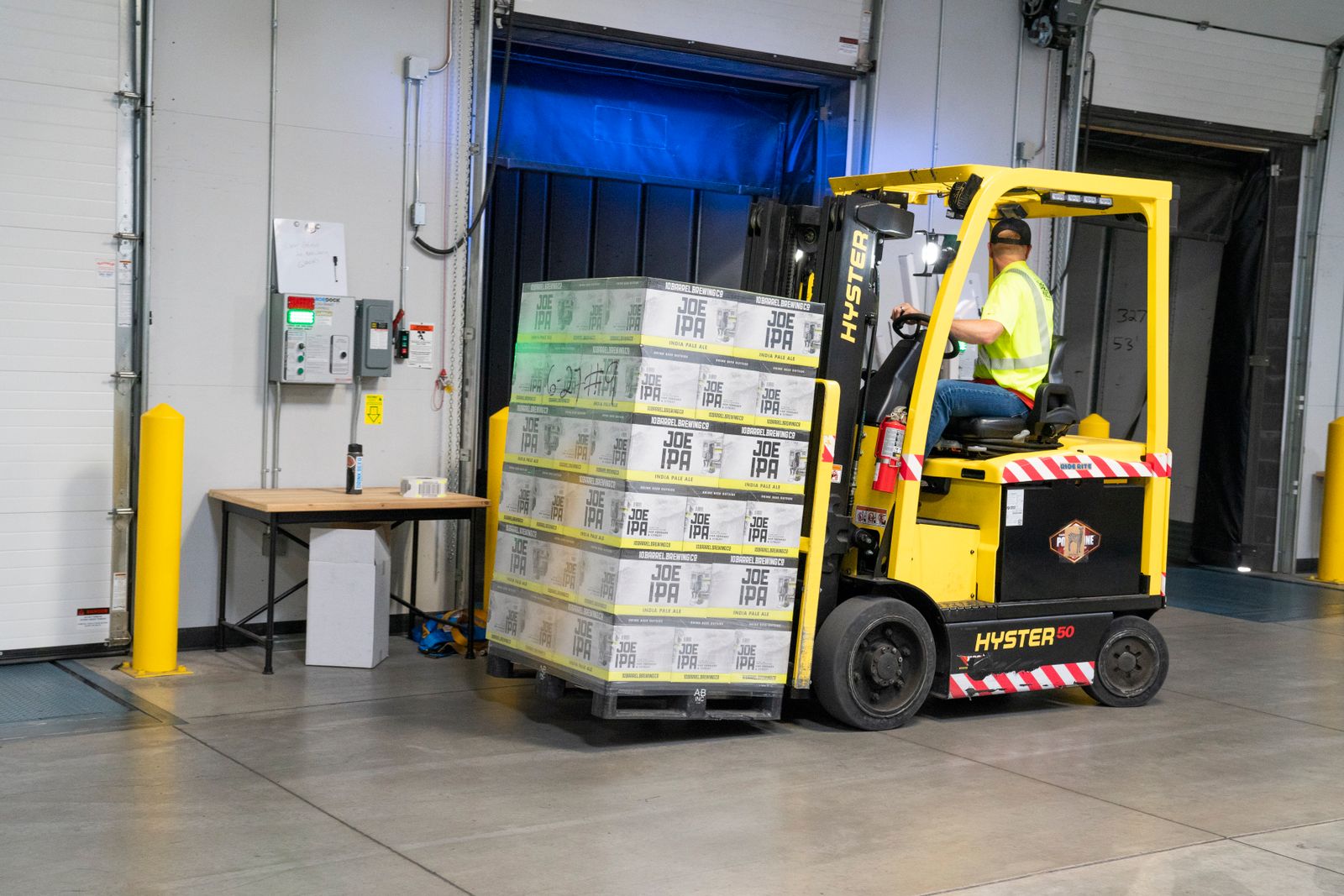 Tamamlanan forklift - operatör kabini